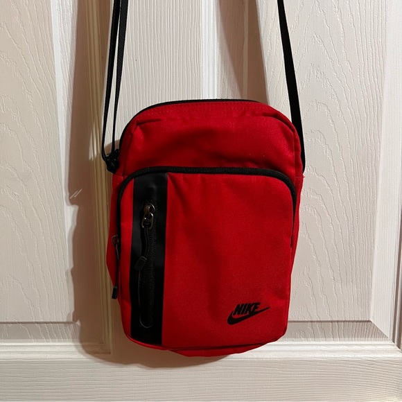 Nike Other - Nike Tech side bag/crossbody bag EUC